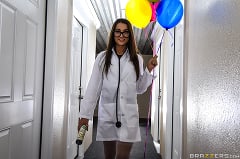 Lily Adams - Nutjob Nurse | Picture (1)
