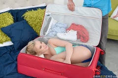 Bailey Brooke - The Stowaway | Picture (1)