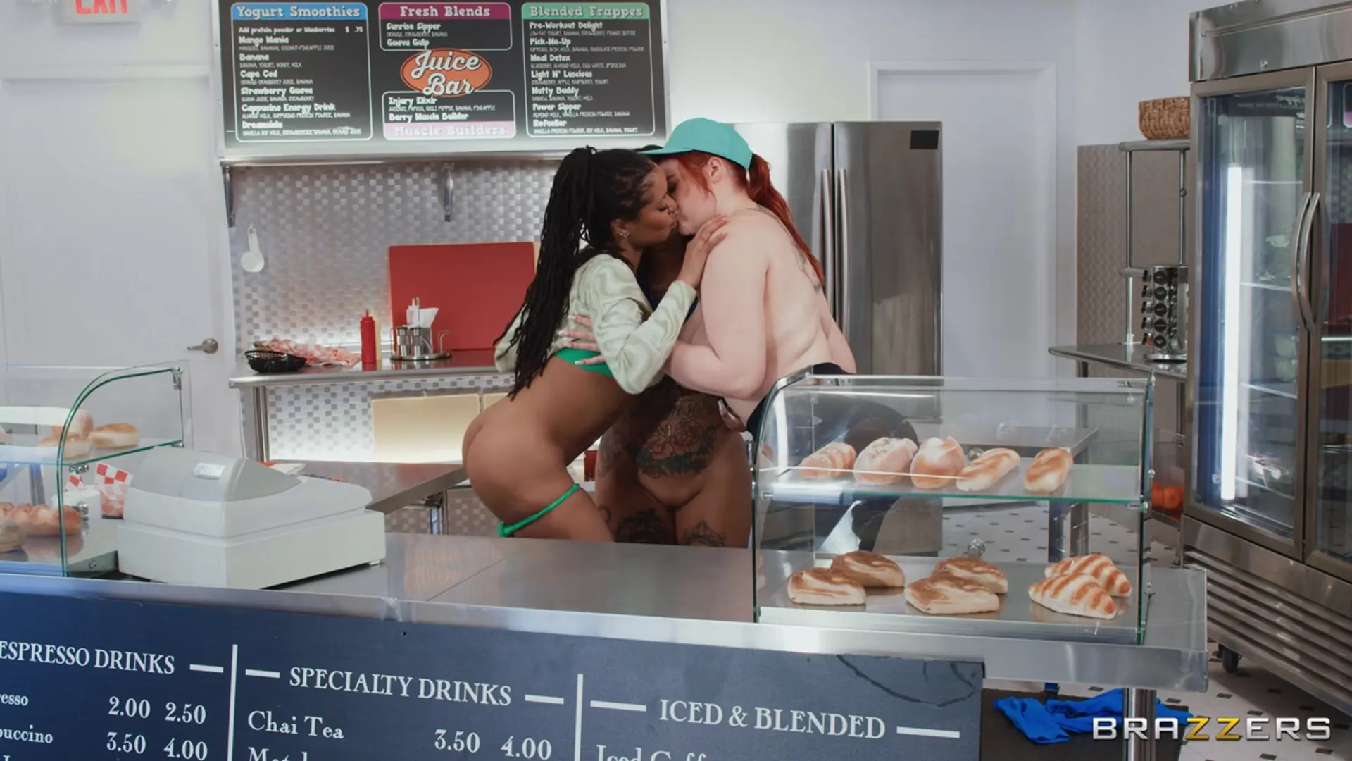 Kira Noir - Fast Food Fight and Fuck | Picture (16)