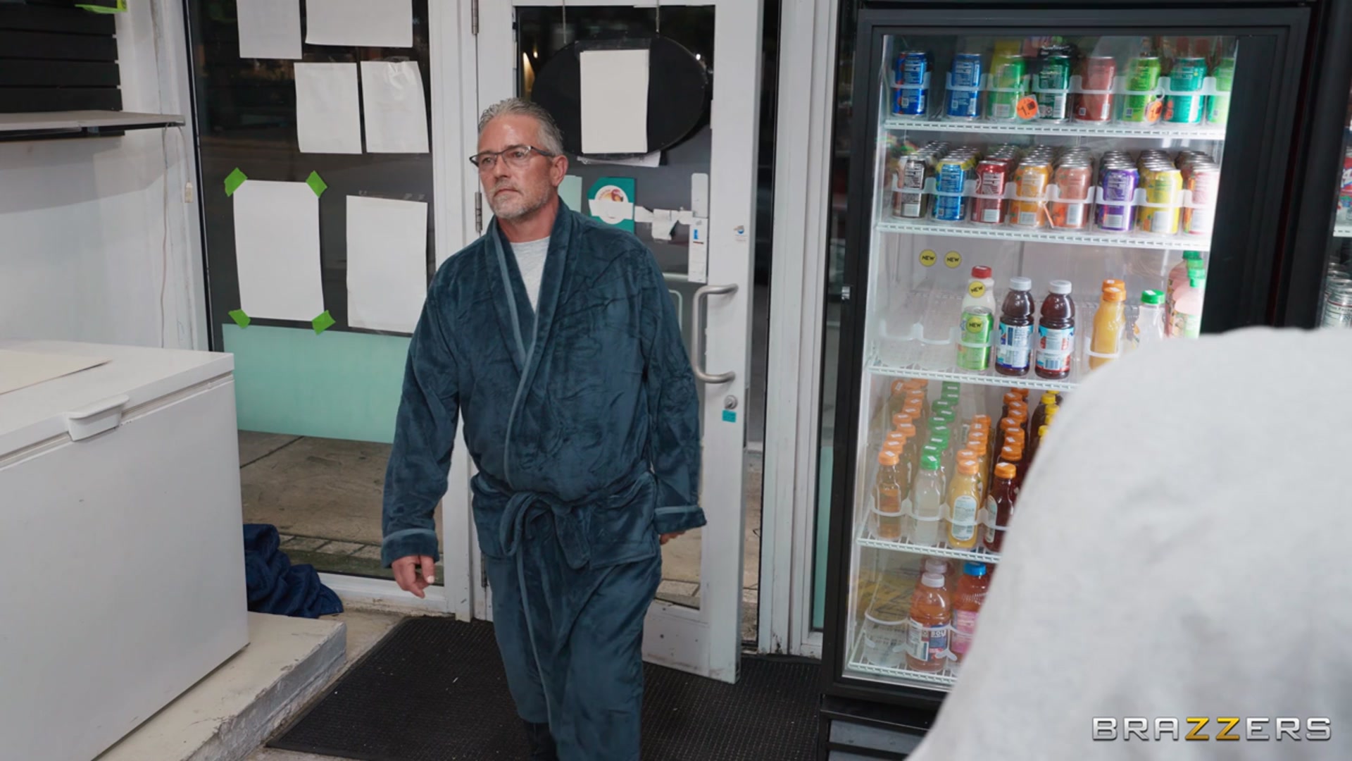 Chicas de bodega portándose mal