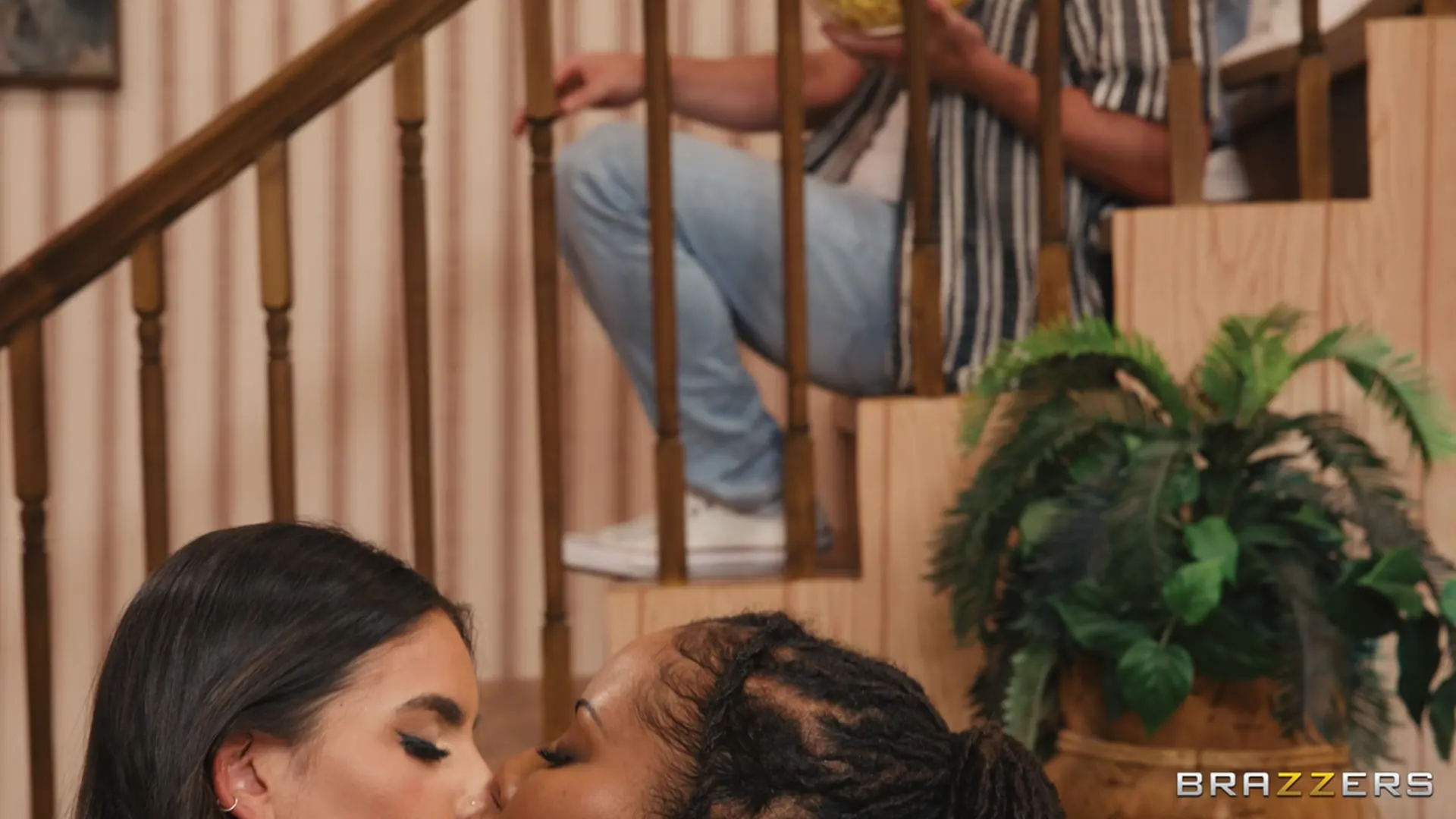 Kira Noir - Glory House - Episode 2 | Picture (8)