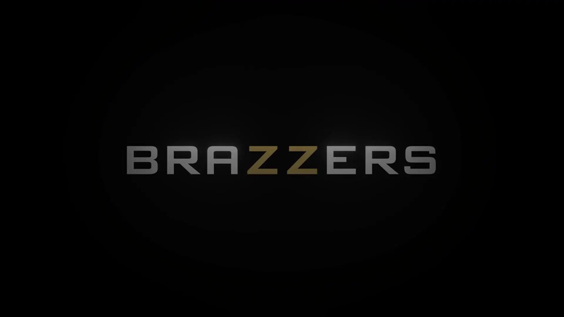 Ainslee - Too Mature For College Dick | Picture (1)