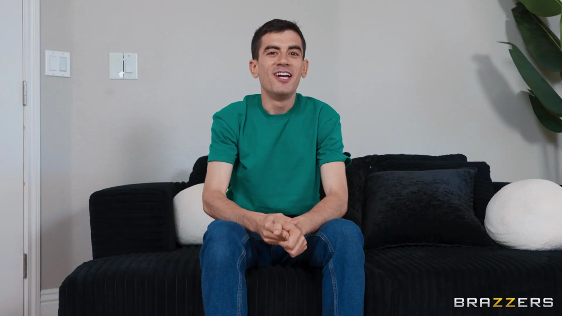 Ryan Reid - Day With A Pornstar: When Ryan Met Jordi | Picture (4)