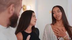 Lia Lin - Strip Poker Down The Hall! | Picture (4)