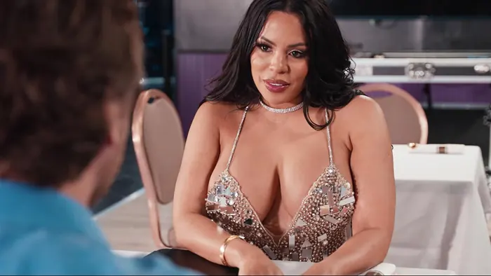 Luna Star in Anal First Date