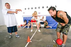 Julia Ann - Dodge Balls | Picture (6)