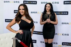 Ava Addams - Red Carpet Streaker | Picture (1)