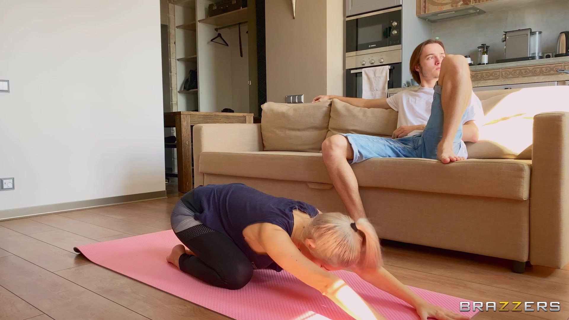 Downblouse yoga con eva