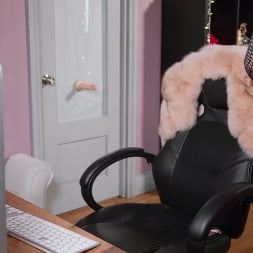 Cum fuck my pussy irl