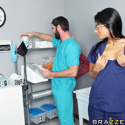 Llámame doctor, enfermera