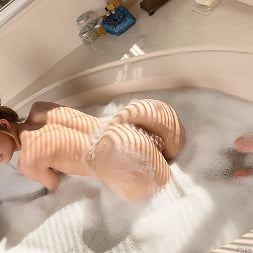A Strange Case of Bubble Butt